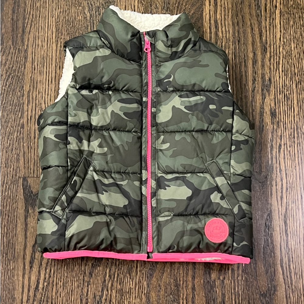 Gap Kids Vest- camo with hot pink